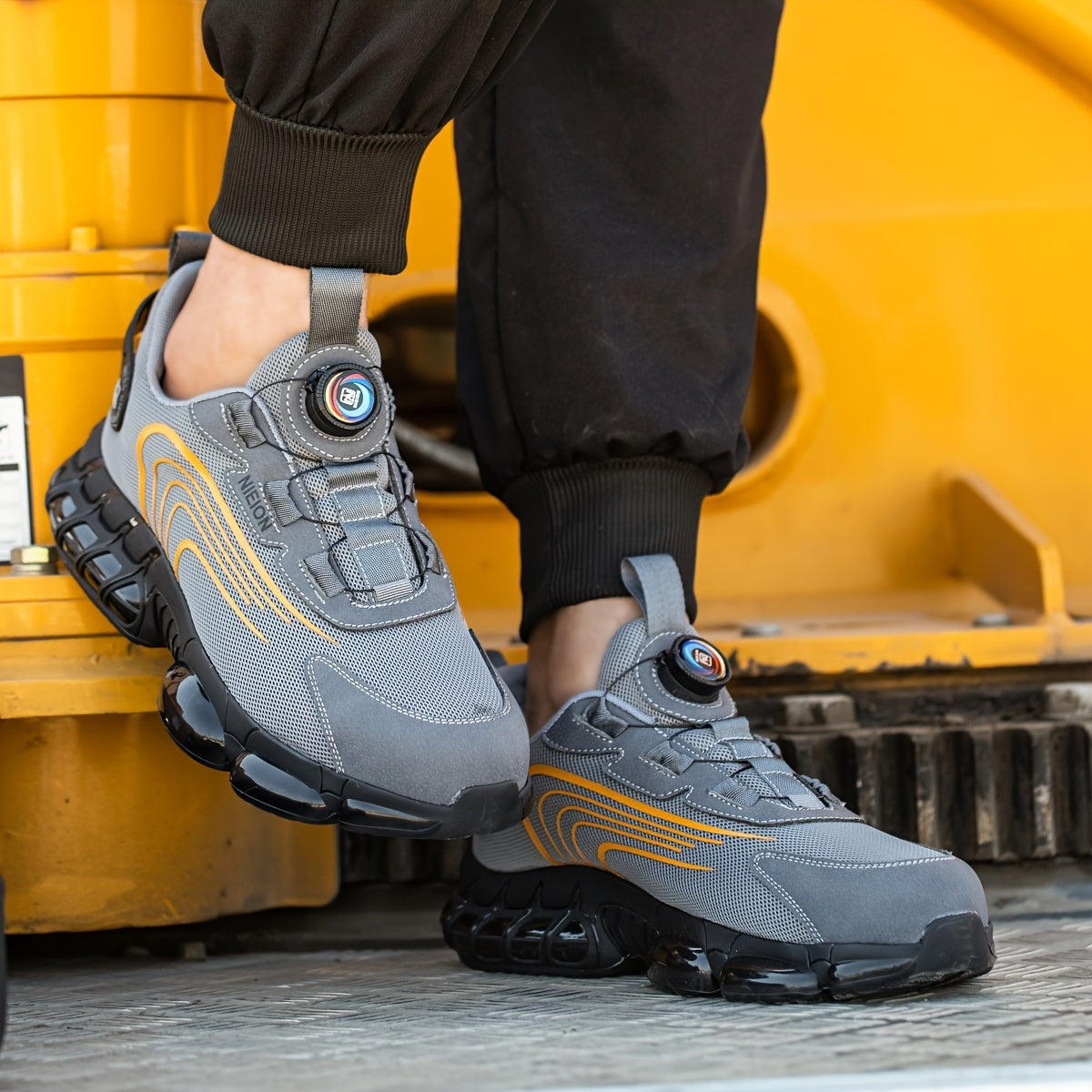 New Work Sneakers Protective Shoes Safety Industrial Puncture-Proof Anti-smash Steel Toe Shoes Men Safety Shoes Women Work Shoes